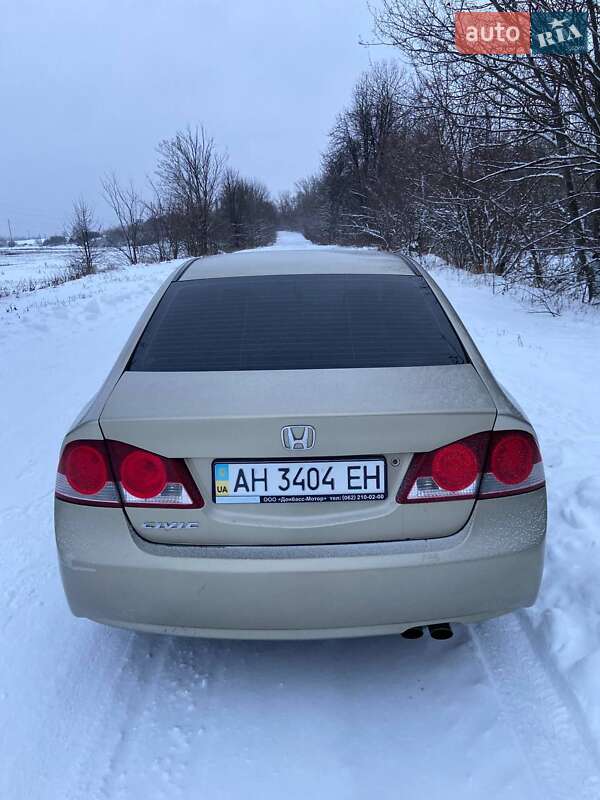 Седан Honda Civic 2008 в Новых Санжарах
