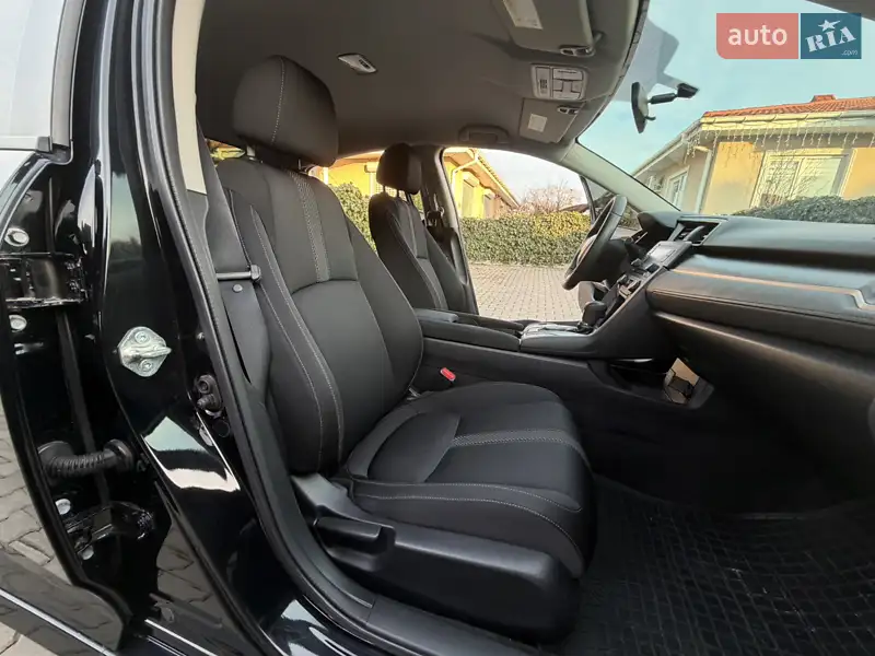 Honda Civic 2018 VIN 19XFC2F55JE036226 фото оголошення 36 з 111