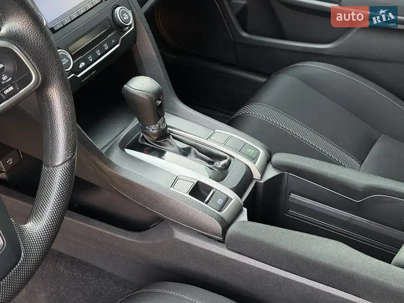 Honda Civic 2018 VIN 19XFC2F55JE036226 фото оголошення 50 з 111