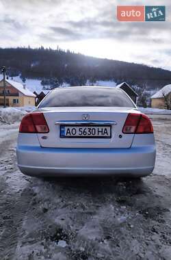 Седан Honda Civic 2001 в Воловце