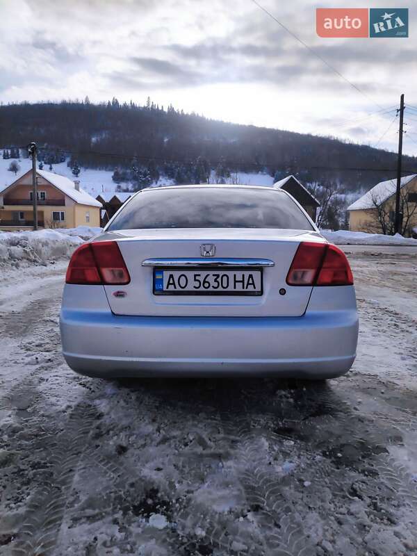 Седан Honda Civic 2001 в Воловце