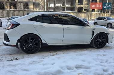 Хэтчбек Honda Civic 2016 в Киеве