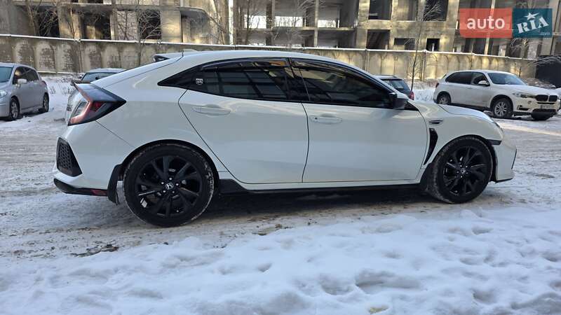 Хэтчбек Honda Civic 2016 в Киеве