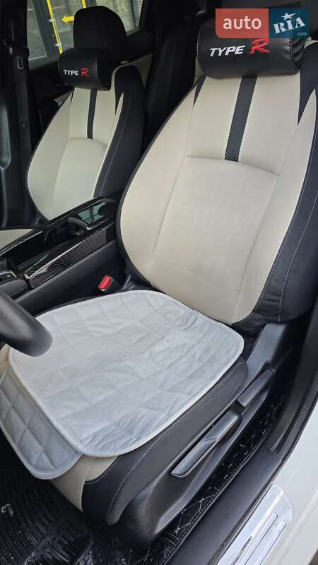 Хэтчбек Honda Civic 2016 в Киеве