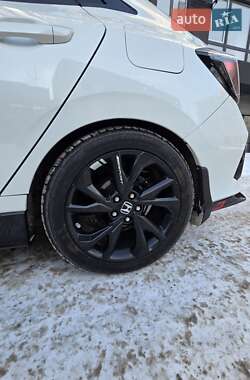 Хэтчбек Honda Civic 2016 в Киеве