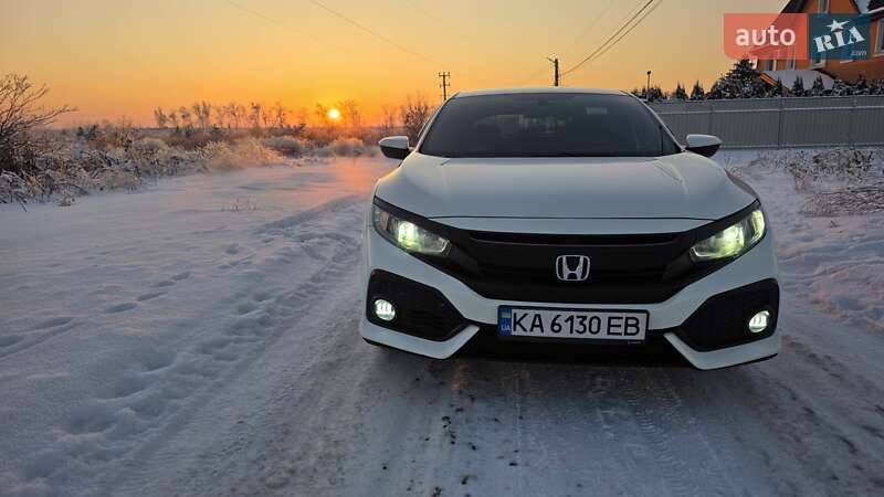 Хэтчбек Honda Civic 2016 в Киеве