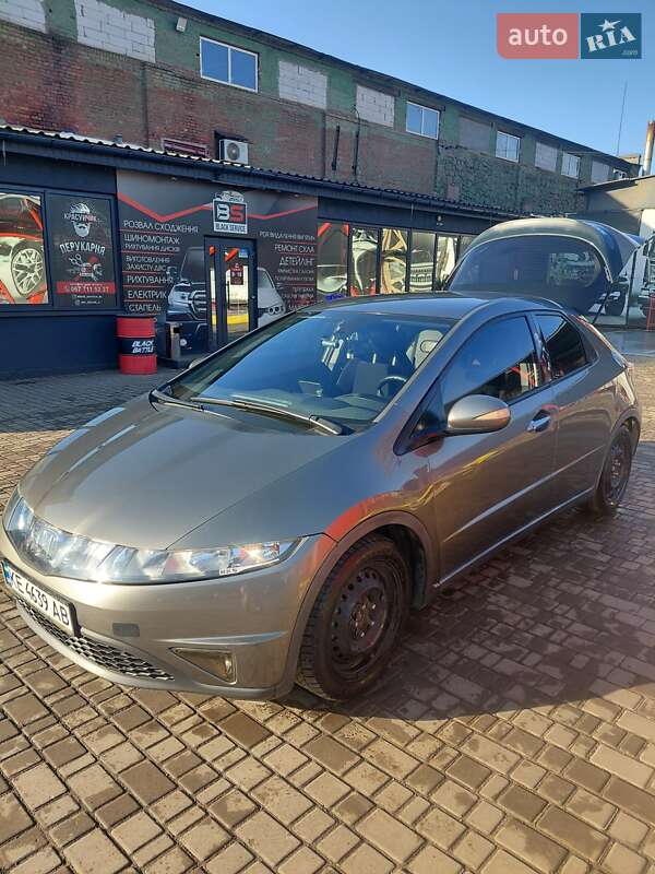 Хэтчбек Honda Civic 2006 в Кривом Роге