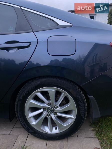 Седан Honda Civic 2016 в Киеве