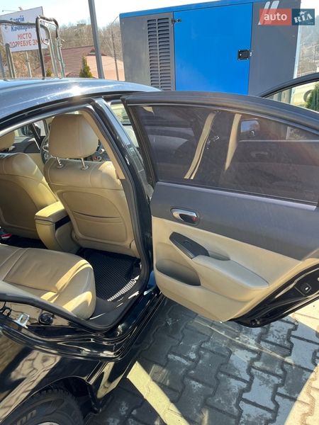 Седан Honda Civic 2008 в Черновцах