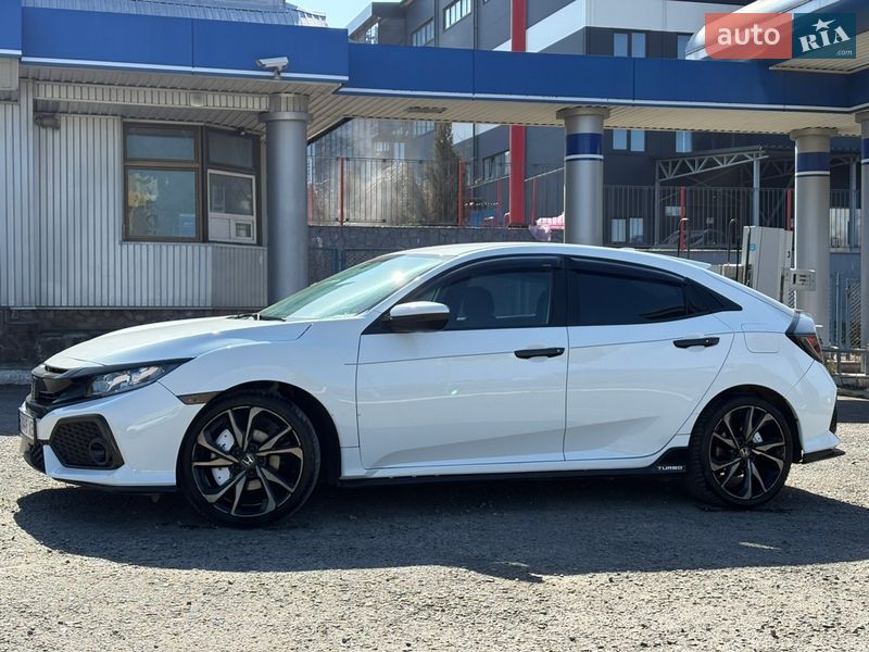 Хэтчбек Honda Civic 2017 в Львове