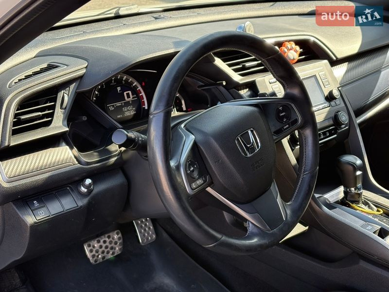 Хэтчбек Honda Civic 2017 в Львове