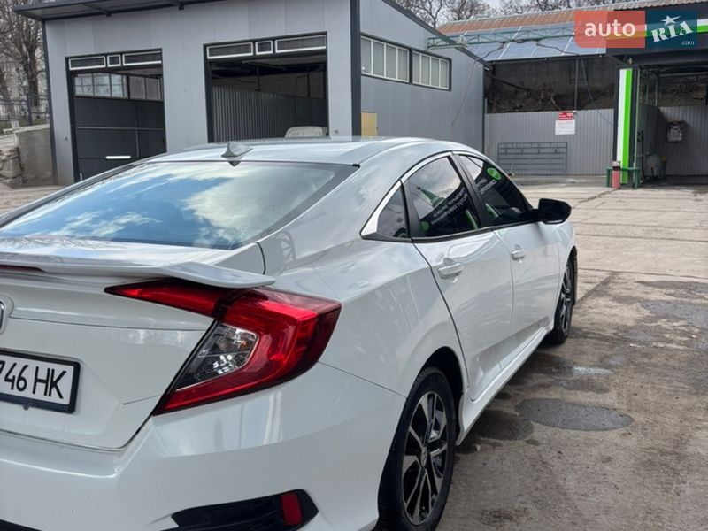 Седан Honda Civic 2018 в Киеве
