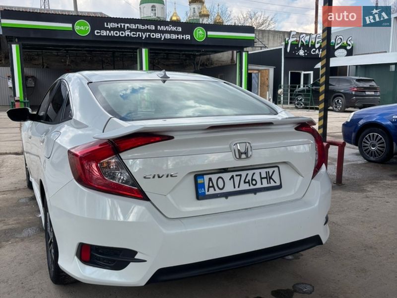 Седан Honda Civic 2018 в Киеве