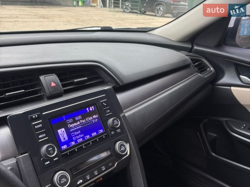Седан Honda Civic 2018 в Киеве