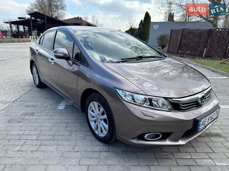 Седан Honda Civic 2012 в Днепре