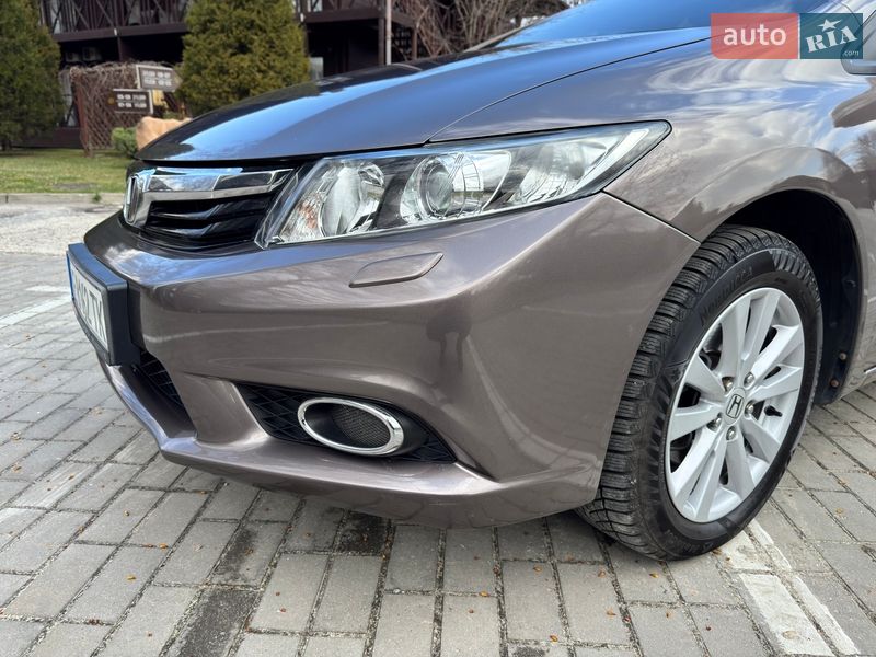 Седан Honda Civic 2012 в Днепре
