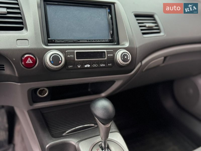Седан Honda Civic 2008 в Днепре