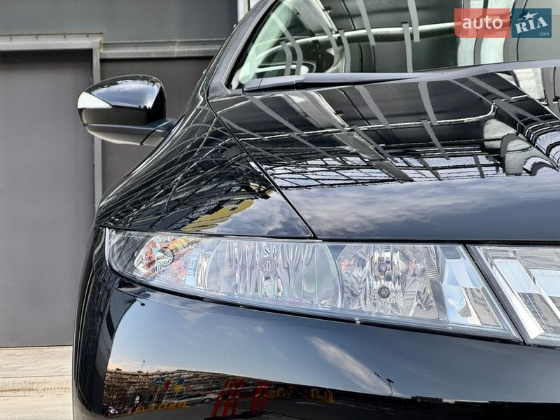 Хэтчбек Honda Civic 2008 в Киеве