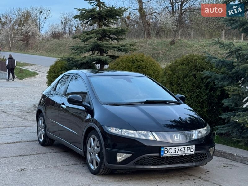 Хэтчбек Honda Civic 2007 в Новом Роздоле