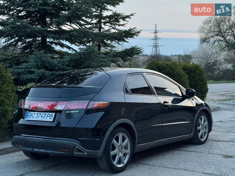 Хэтчбек Honda Civic 2007 в Новом Роздоле