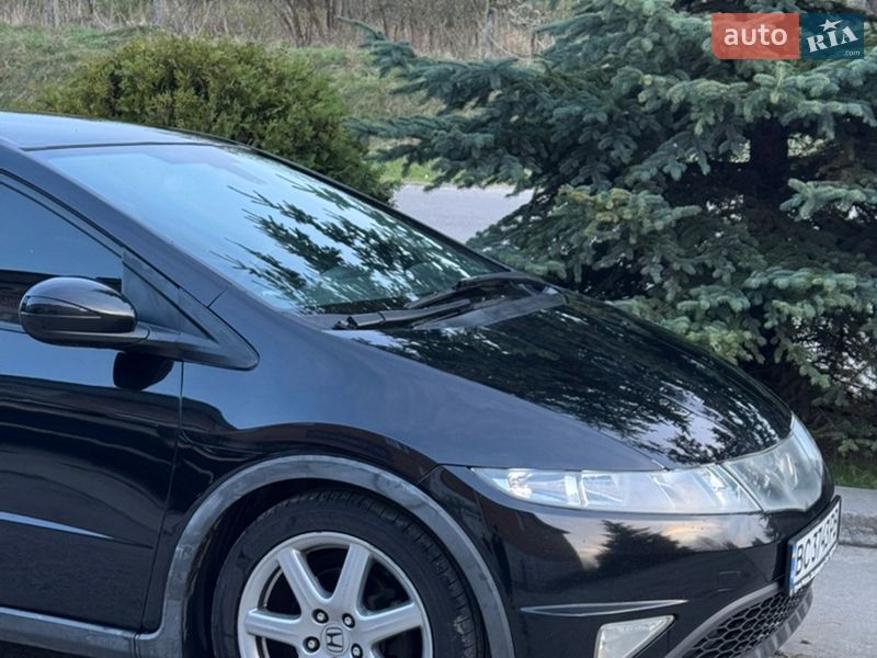 Хэтчбек Honda Civic 2007 в Новом Роздоле