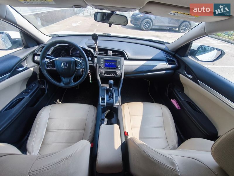 Седан Honda Civic 2016 в Киеве
