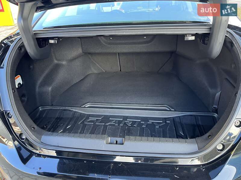 Седан Honda Clarity 2018 в Тернополі
