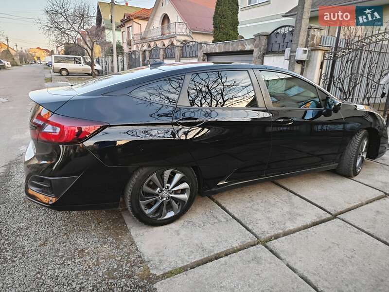 Седан Honda Clarity 2018 в Ужгороде