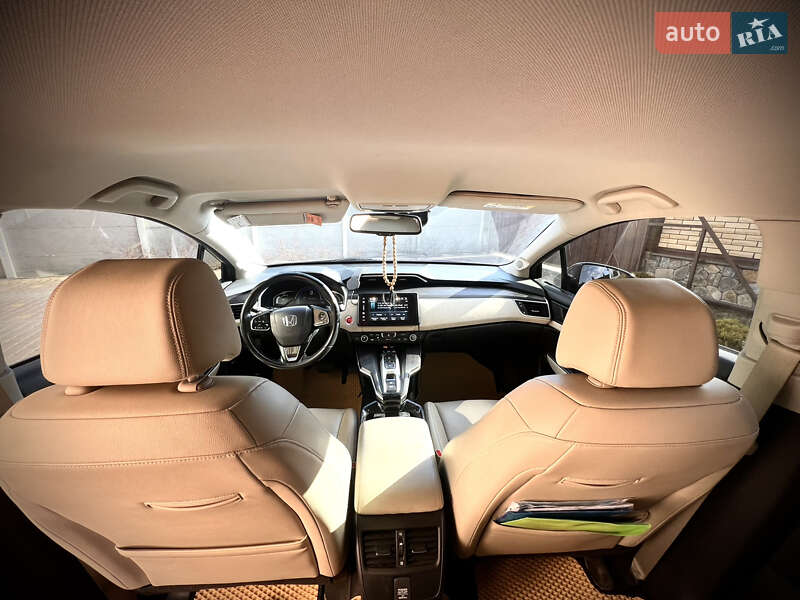 Седан Honda Clarity 2018 в Ладыжине