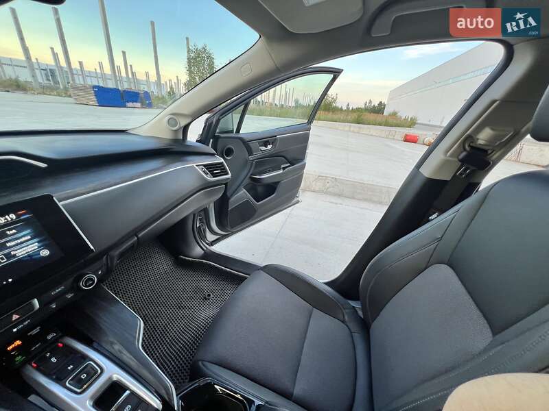 Седан Honda Clarity 2019 в Коростені