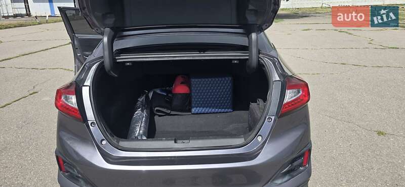 Седан Honda Clarity 2017 в Кременчуці