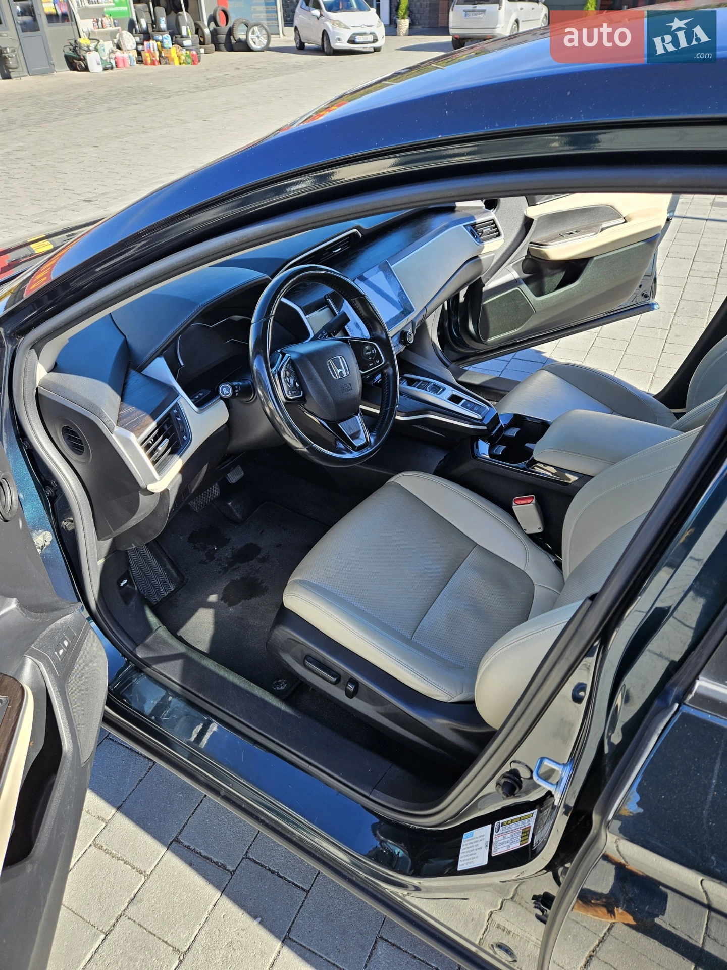 2017 Honda FCX Clarity - мініатюра 9