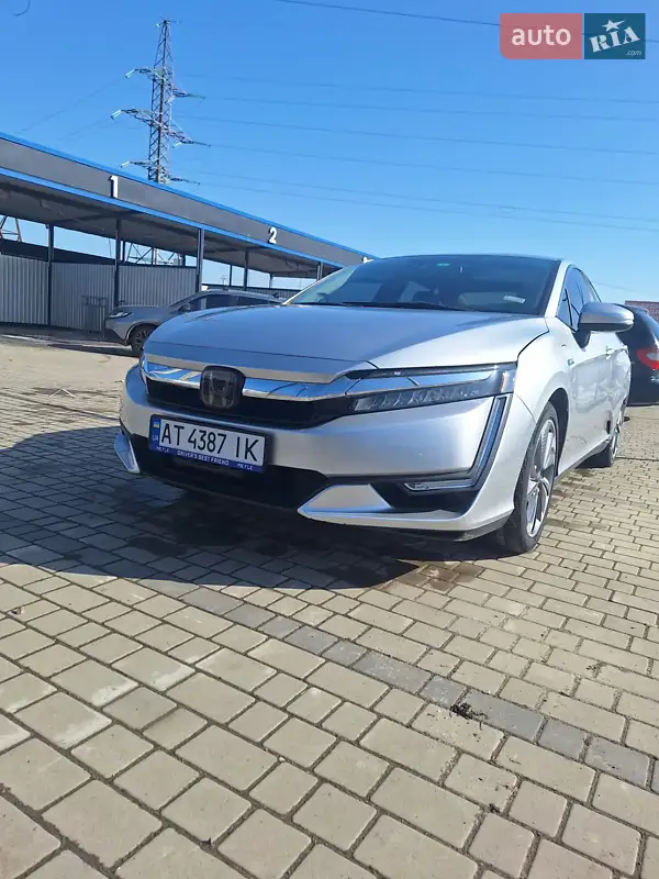 Honda Clarity 2018 VIN JHMZC5F17JC022765 фото оголошення 2 з 60