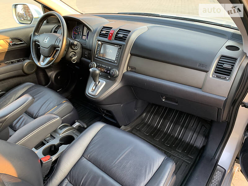 Позашляховик / Кросовер Honda CR-V 2011 в Чернівцях