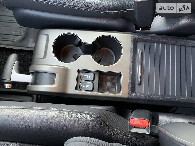 Позашляховик / Кросовер Honda CR-V 2011 в Чернівцях