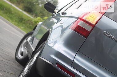 Внедорожник / Кроссовер Honda CR-V 2011 в 