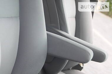 Внедорожник / Кроссовер Honda CR-V 2011 в 