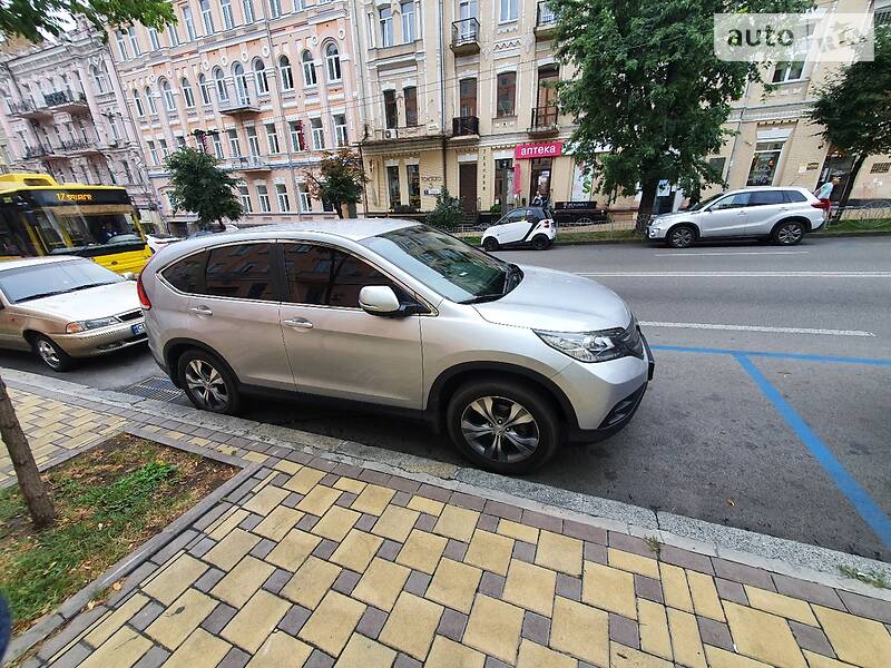 Позашляховик / Кросовер Honda CR-V 2013 в Києві
