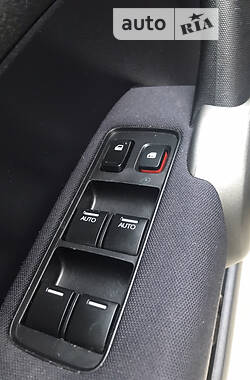 Позашляховик / Кросовер Honda CR-V 2010 в 