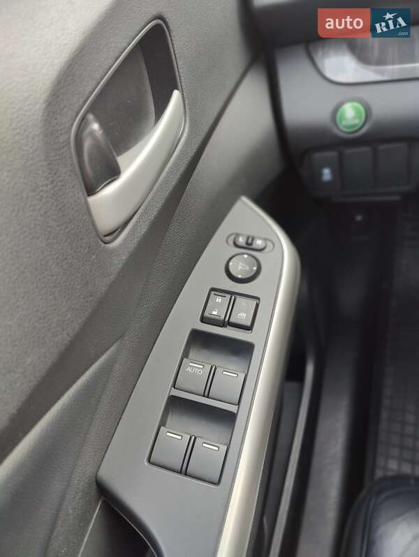Внедорожник / Кроссовер Honda CR-V 2013 в Киеве