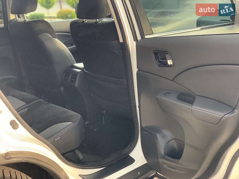 Внедорожник / Кроссовер Honda CR-V 2014 в Могилев-Подольске