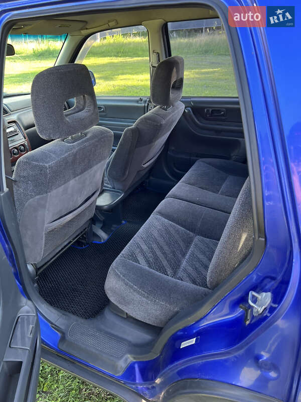 Внедорожник / Кроссовер Honda CR-V 2001 в Киеве