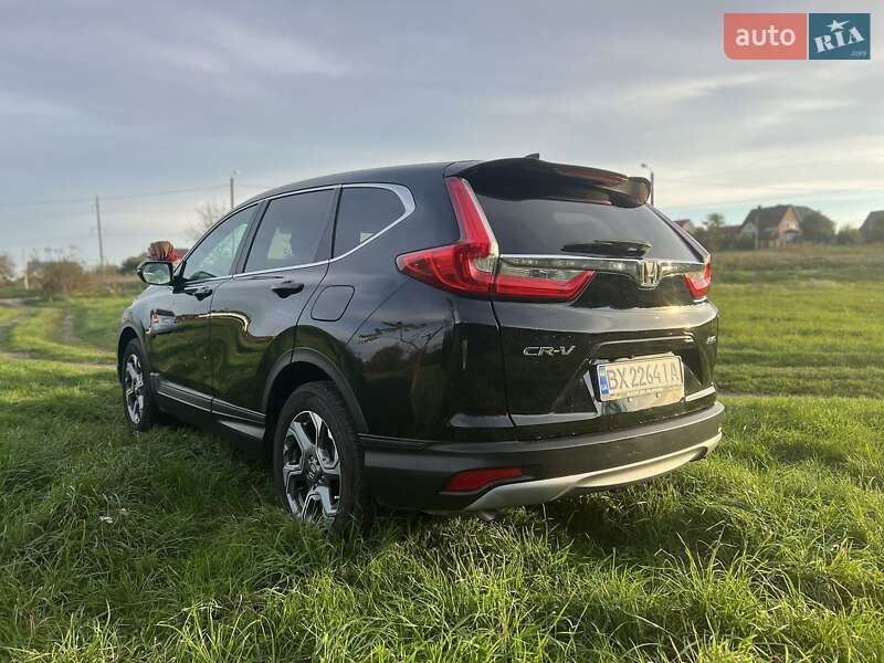 Внедорожник / Кроссовер Honda CR-V 2017 в Хмельницком