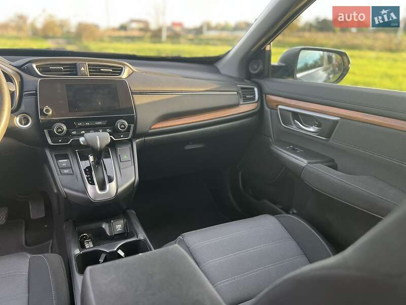 Внедорожник / Кроссовер Honda CR-V 2017 в Хмельницком
