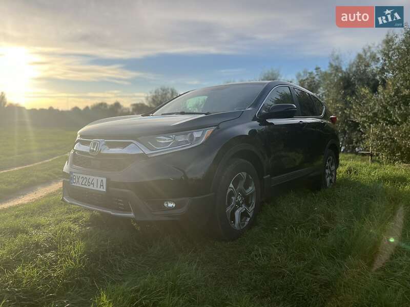 Внедорожник / Кроссовер Honda CR-V 2017 в Хмельницком
