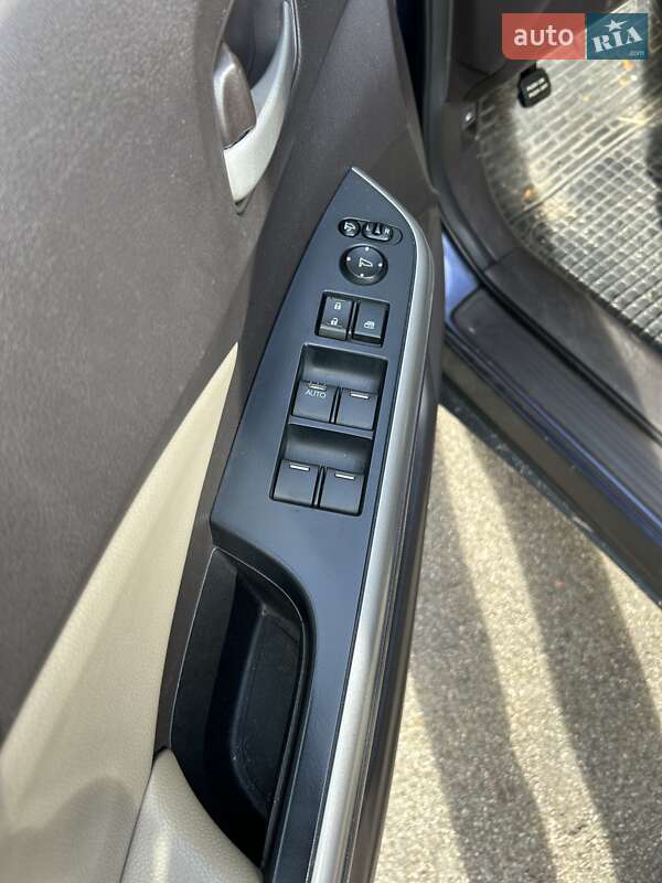 Внедорожник / Кроссовер Honda CR-V 2013 в Киеве