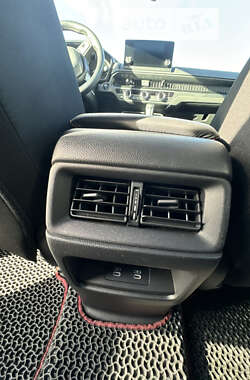 Внедорожник / Кроссовер Honda CR-V 2023 в 