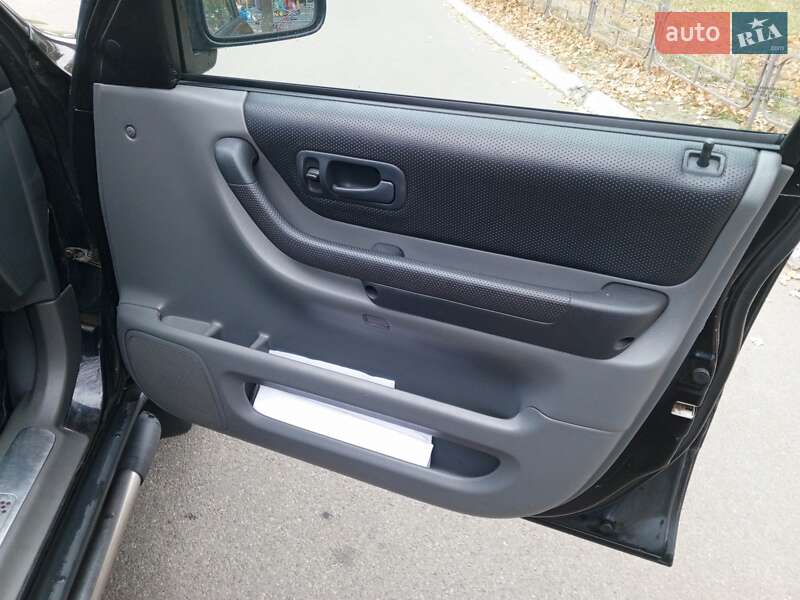 Внедорожник / Кроссовер Honda CR-V 1999 в Киеве
