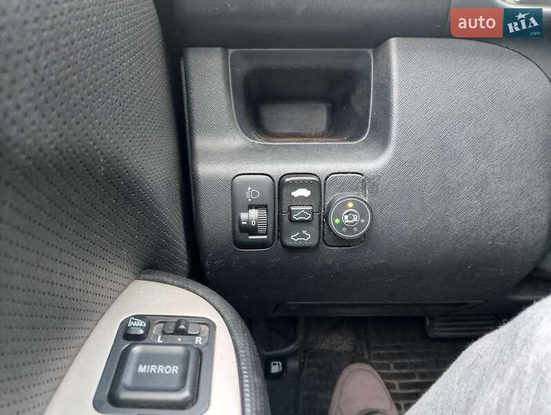 Внедорожник / Кроссовер Honda CR-V 2003 в Вараше