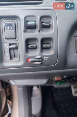 Внедорожник / Кроссовер Honda CR-V 2001 в 